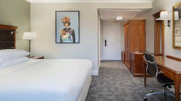 Chambre Deluxe, 1 grand lit, non-fumeurs | 1 chambre, surmatelas, coffres-forts dans les chambres, bureau