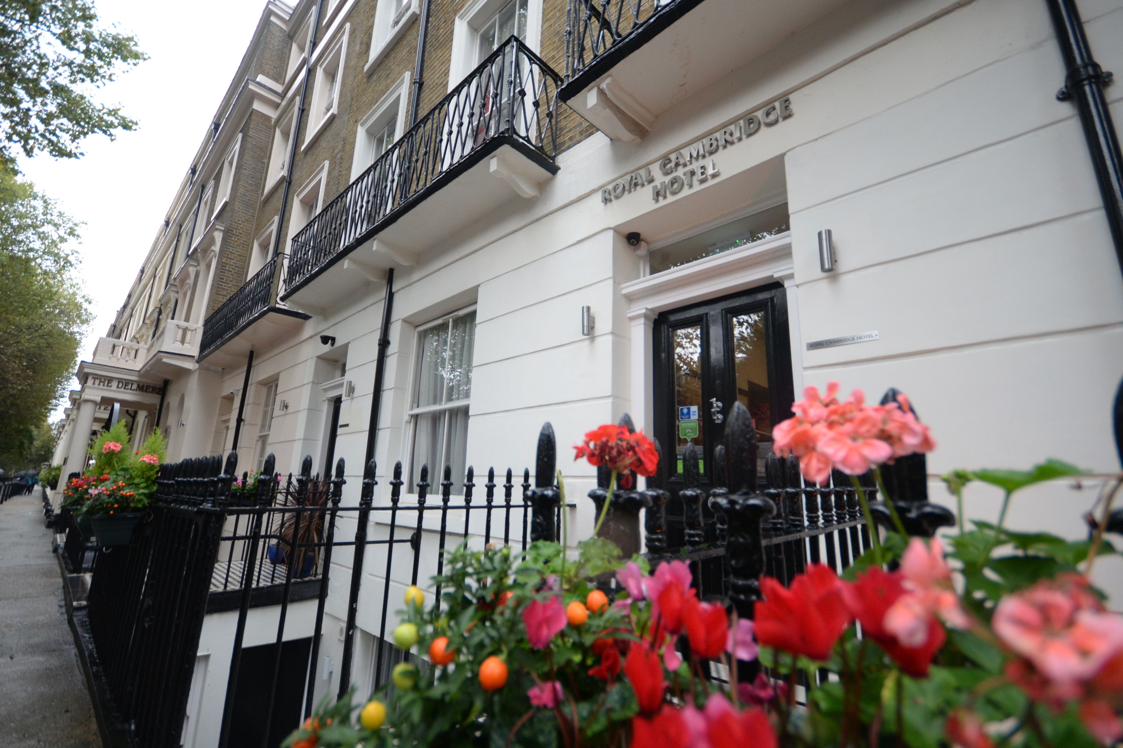 숙박 시설 입구