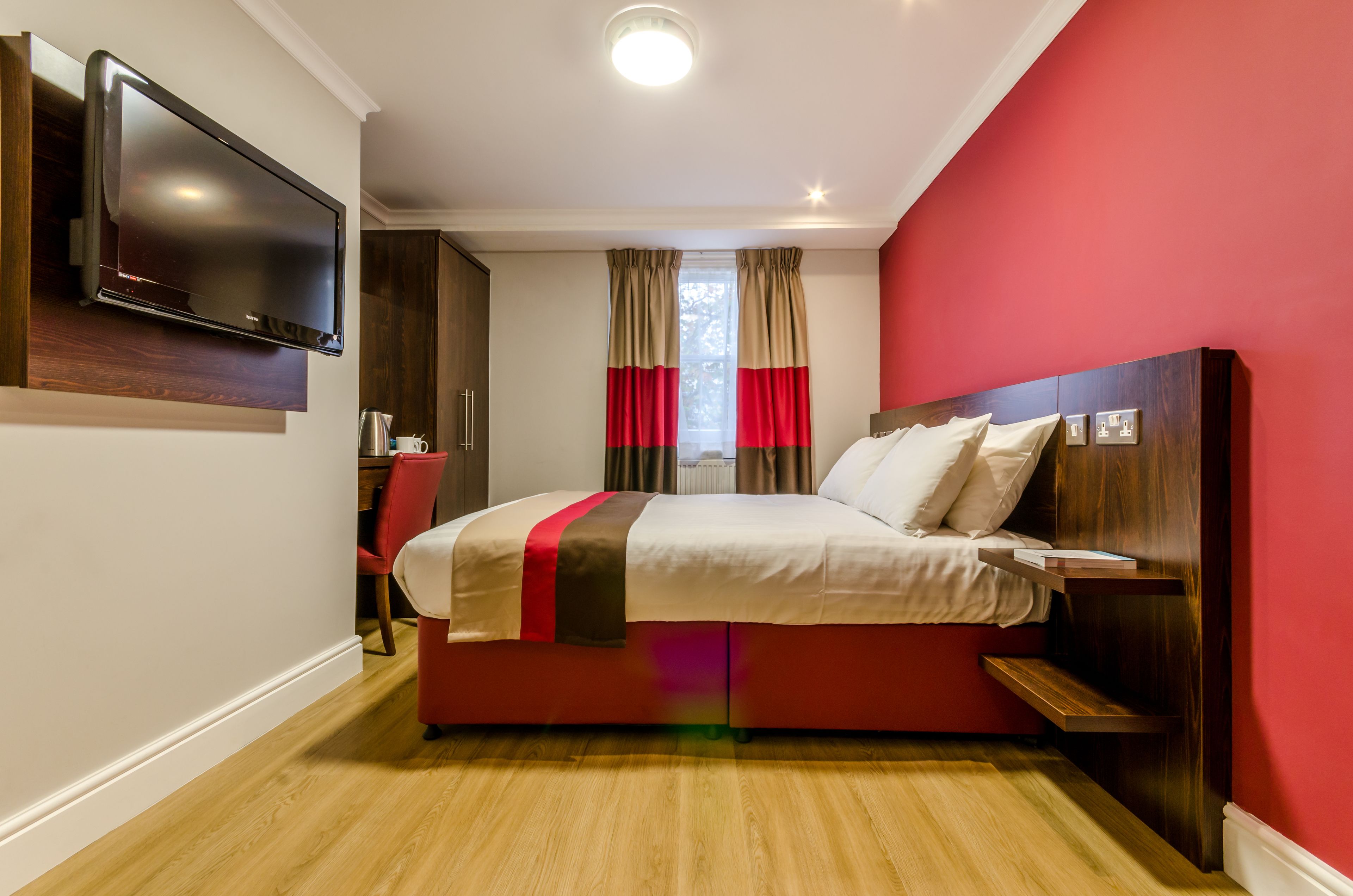 고급 침구, 책상, 다리미/다리미판, 무료 WiFi