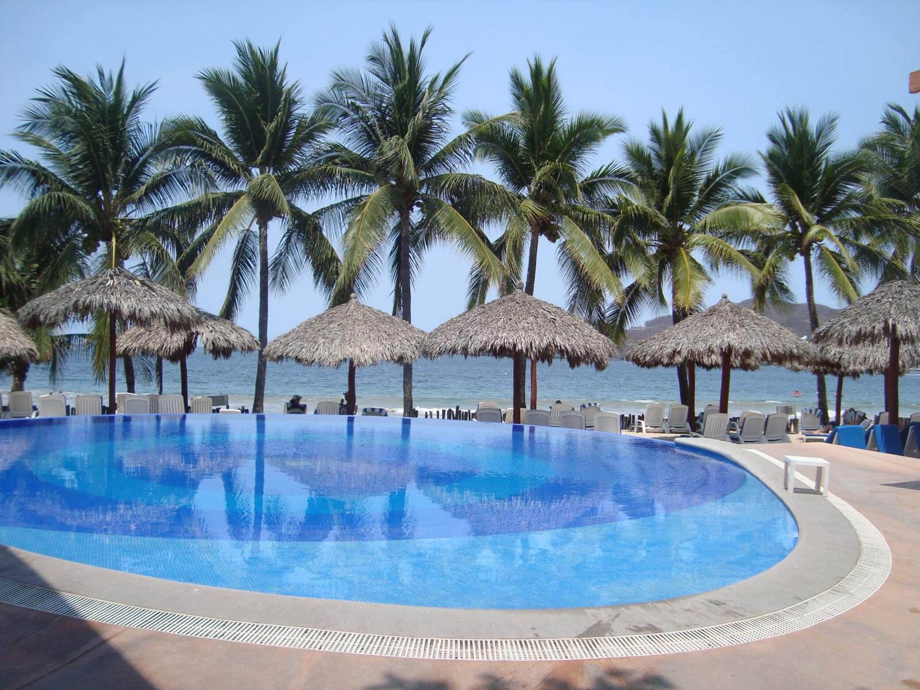 3 outdoor pools, pool umbrellas