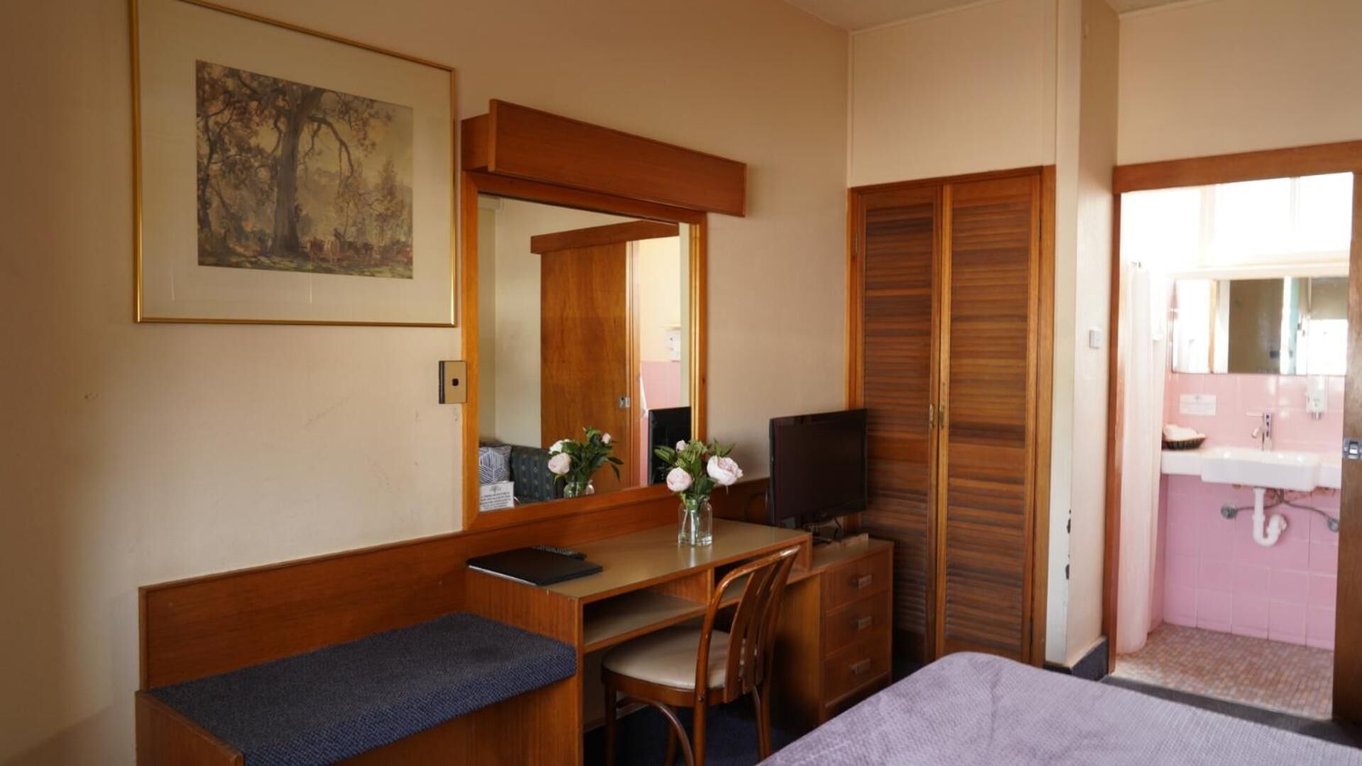 Desk, iron/ironing board, rollaway beds, free WiFi