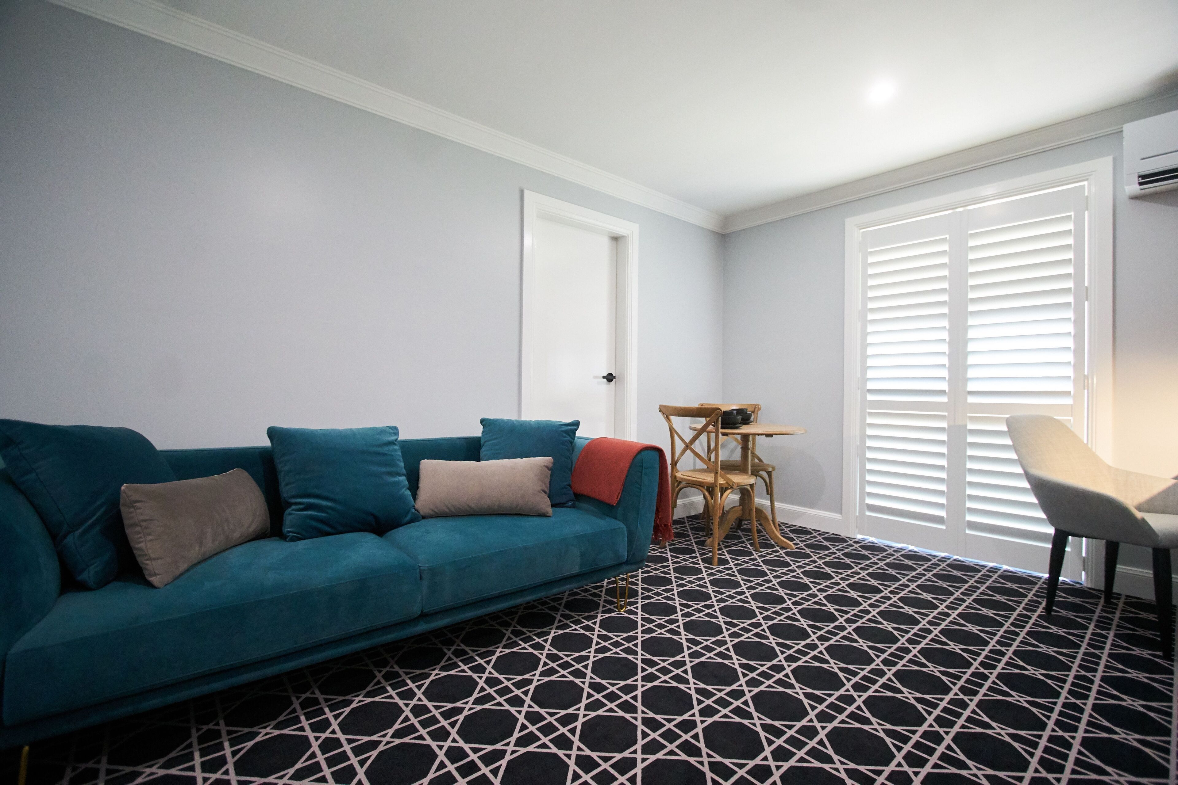 executive king suite with kitchenette | living area