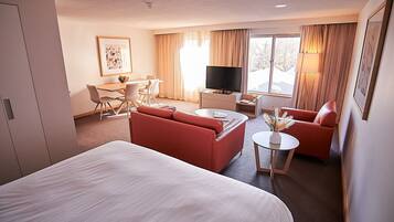 Premium bedding, minibar, in-room safe, blackout curtains