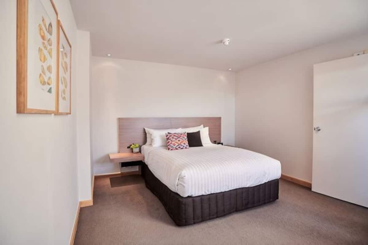 Premium bedding, minibar, in-room safe, blackout curtains