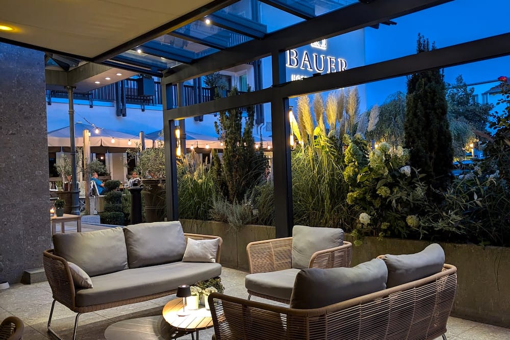 Bauer Hotel & Restaurant