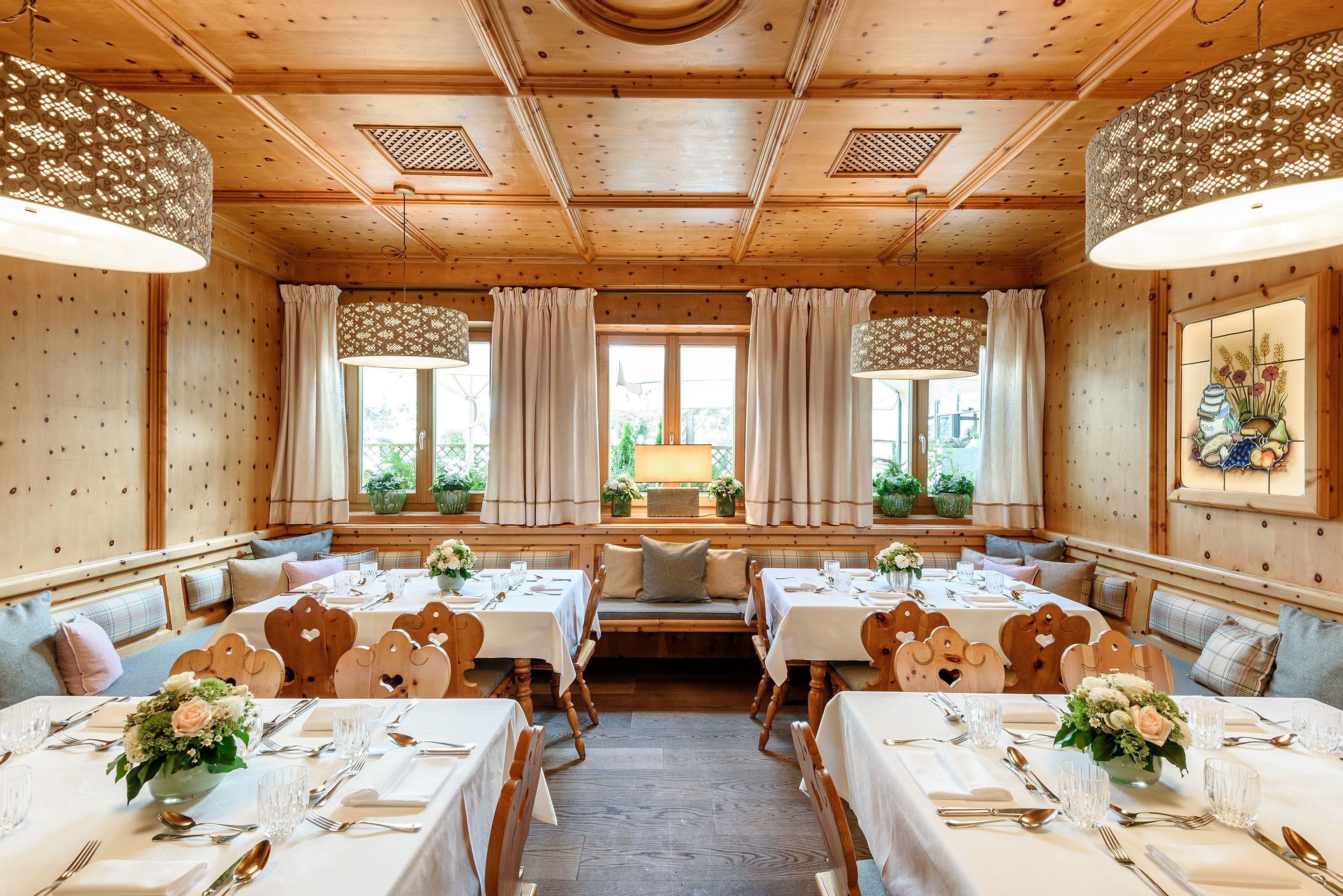 breakfast, lunch and dinner served