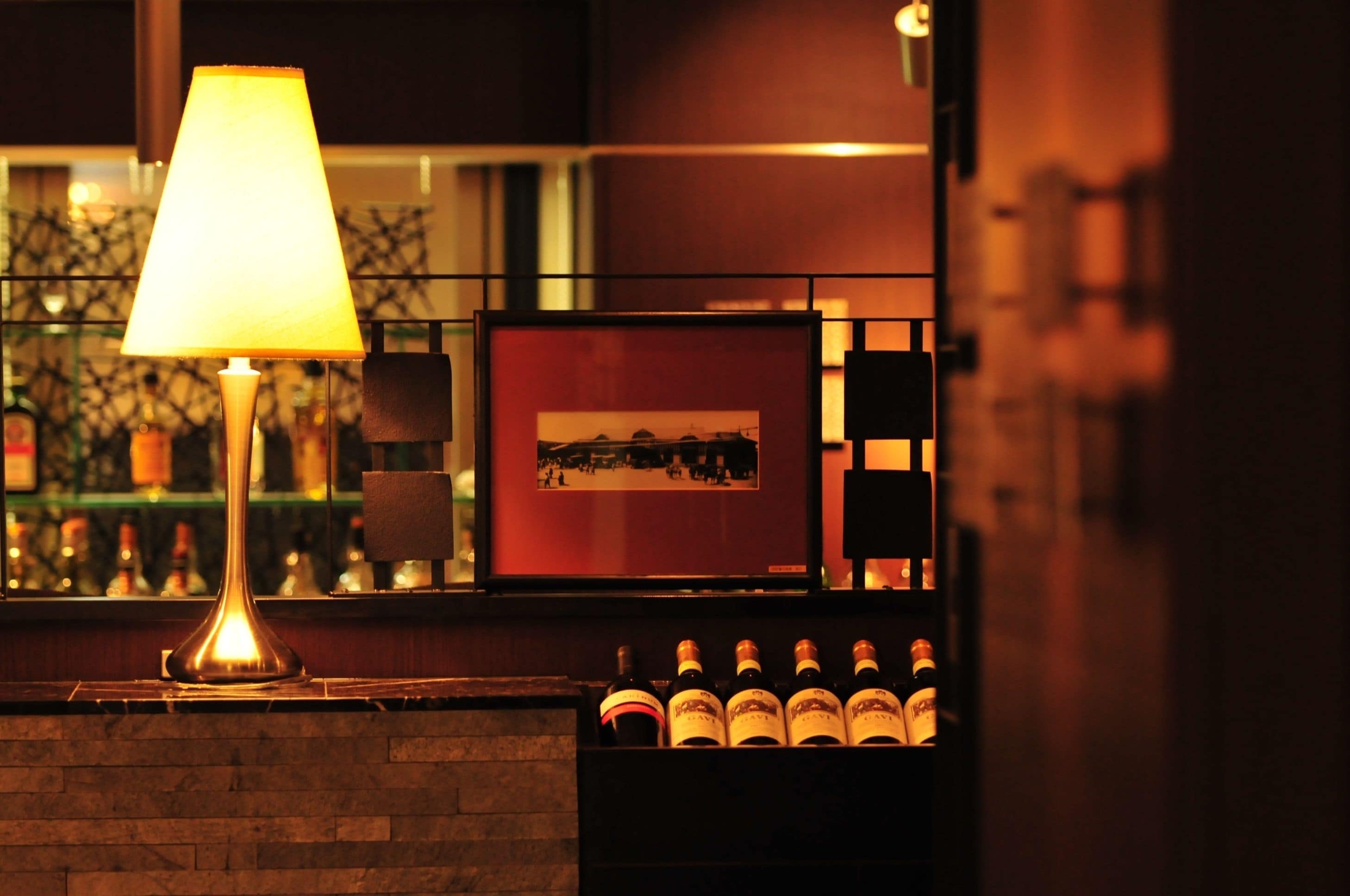 2 bars/lounges, lobby lounge