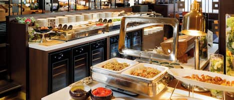 Colazione a buffet, servita tutte le mattine (2420 JPY a persona)