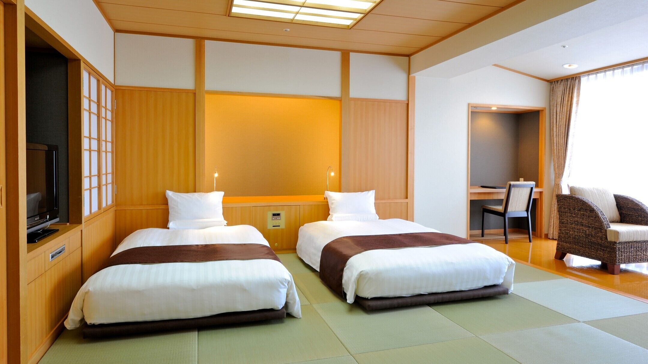 Premium bedding, desk, free WiFi, bed sheets