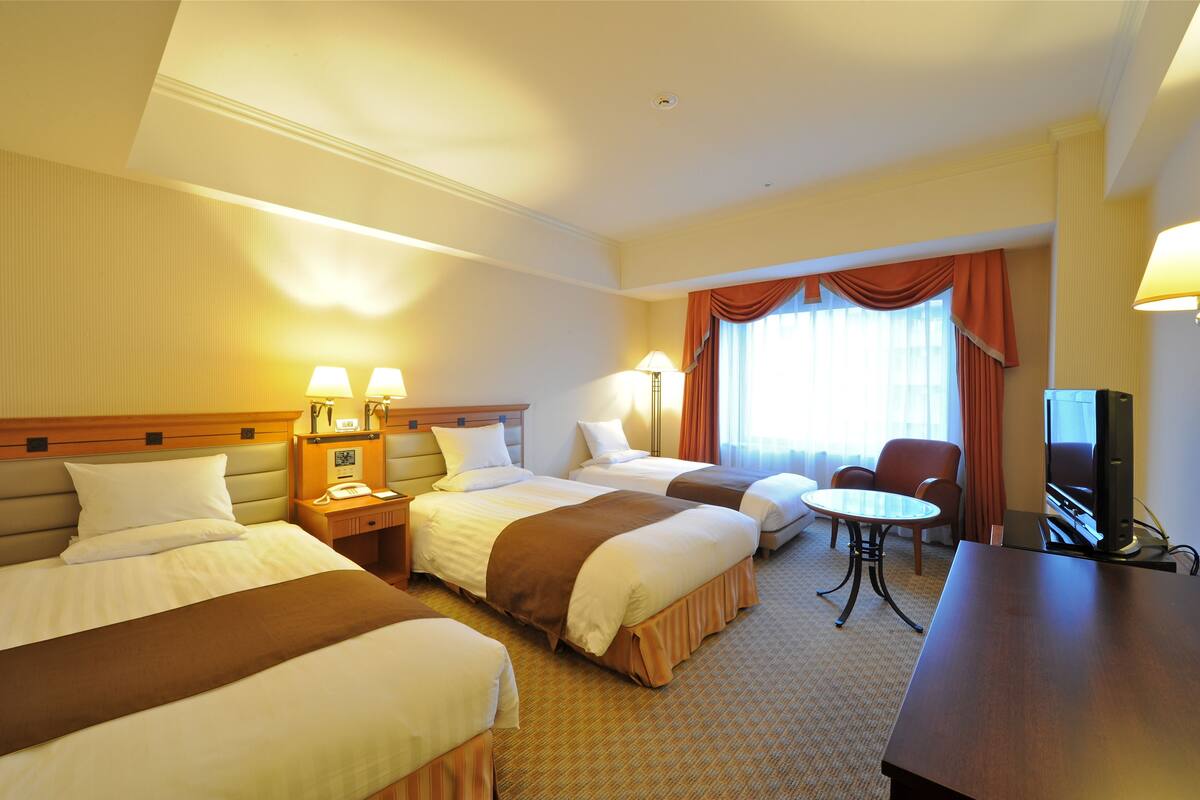 premium bedding, desk, free wifi, bed sheets