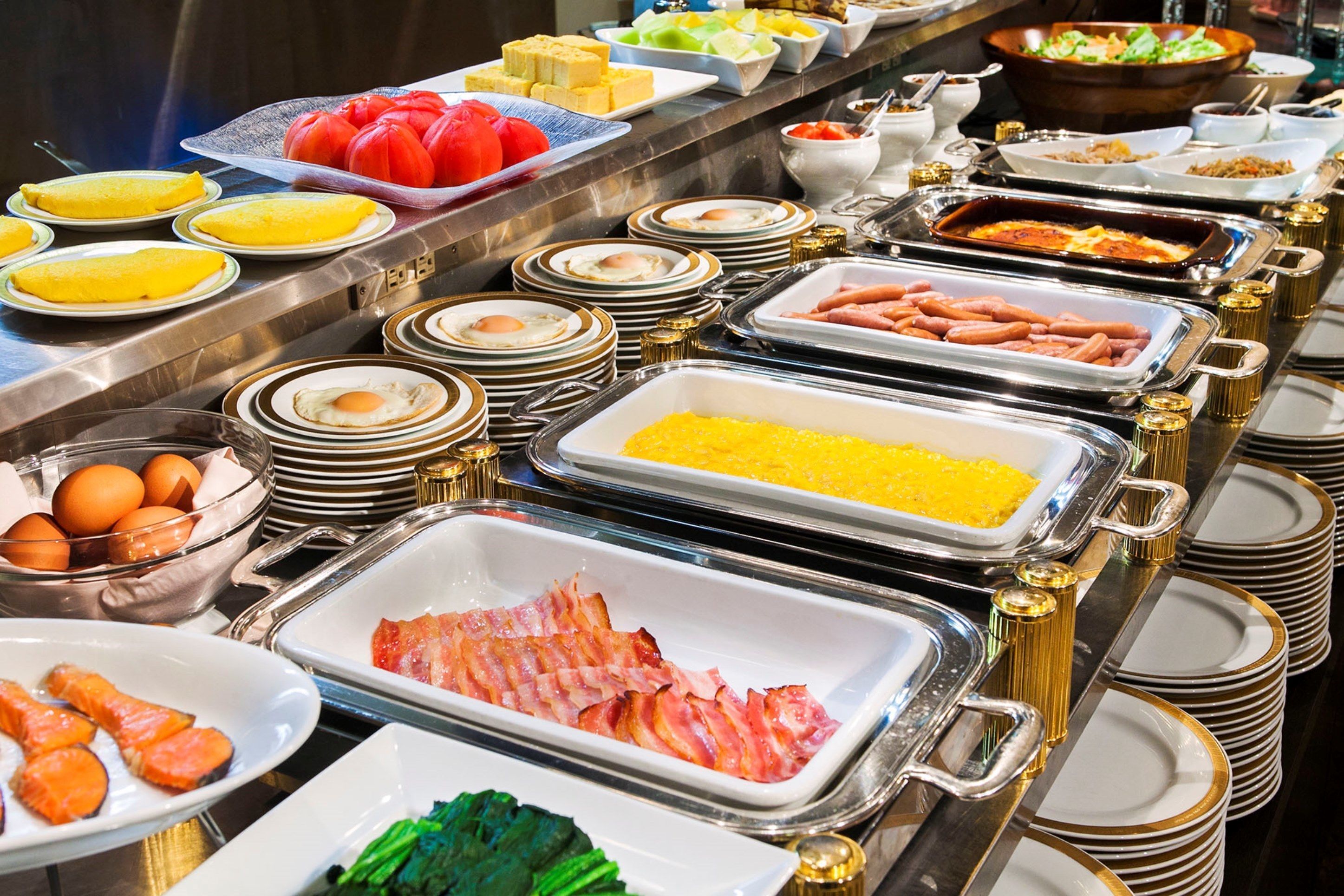 daily buffet breakfast (jpy 2420 per person)