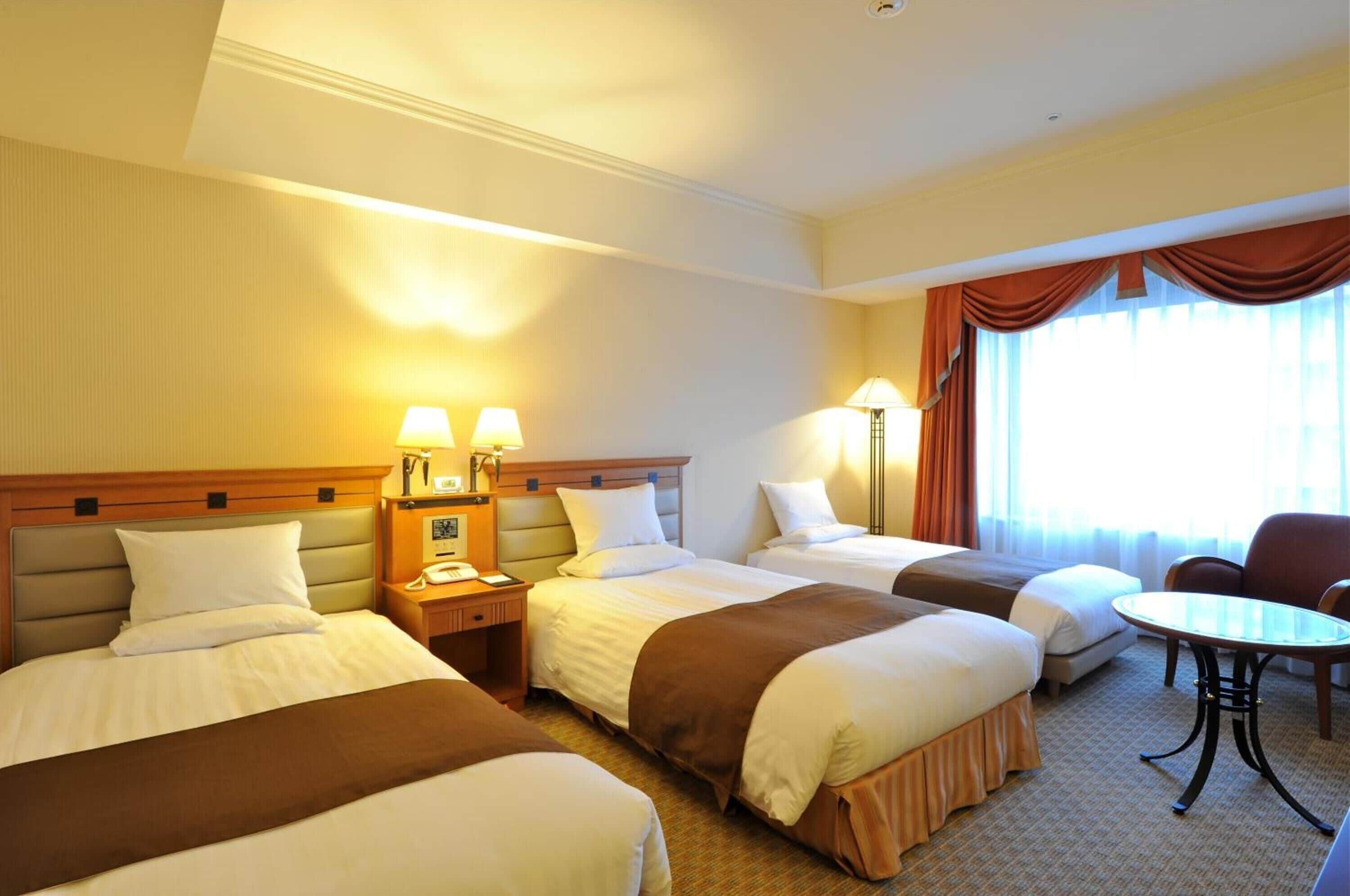 premium bedding, desk, free wifi, bed sheets