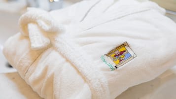 Habitación con 2 camas individuales (Large, Main Building) | Minibar y wifi gratis