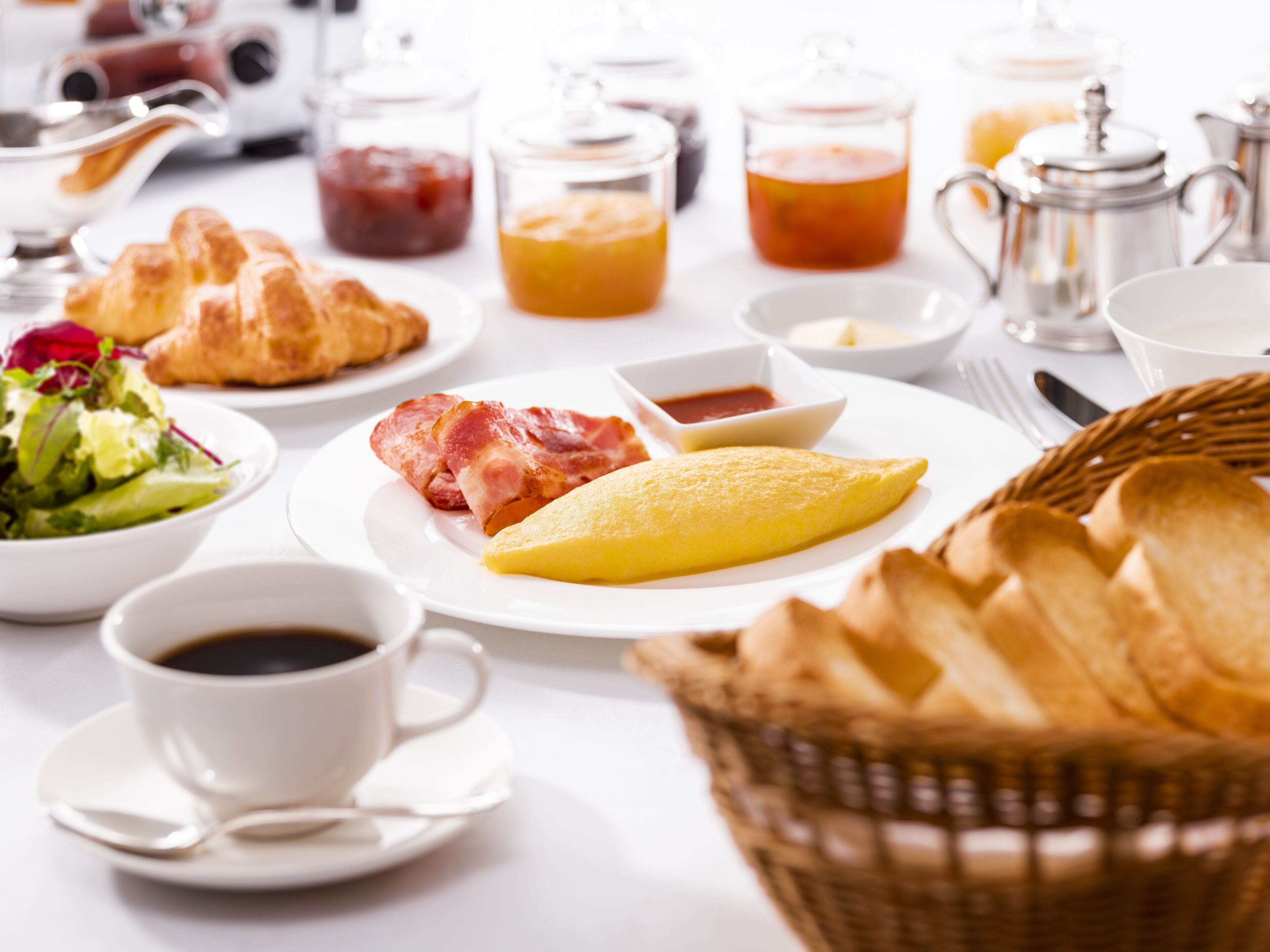 daily full breakfast (jpy 2000 per person)