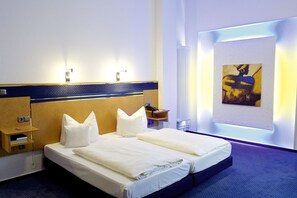 Double Room | 1 bedroom, premium bedding, desk, iron/ironing board