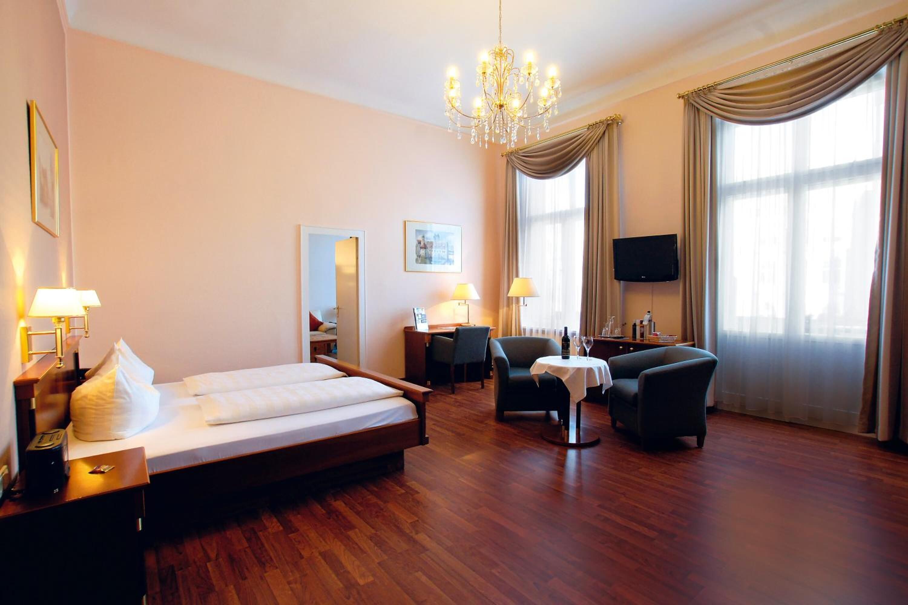 1 bedroom, premium bedding, desk, iron/ironing board