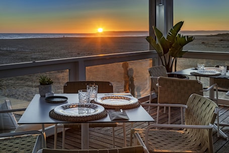 Beach bar. Meliá Zahara Resort & Villas