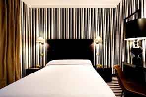 Down duvets, minibar, in-room safe, desk - Hotel Clarín (Oviedo)
