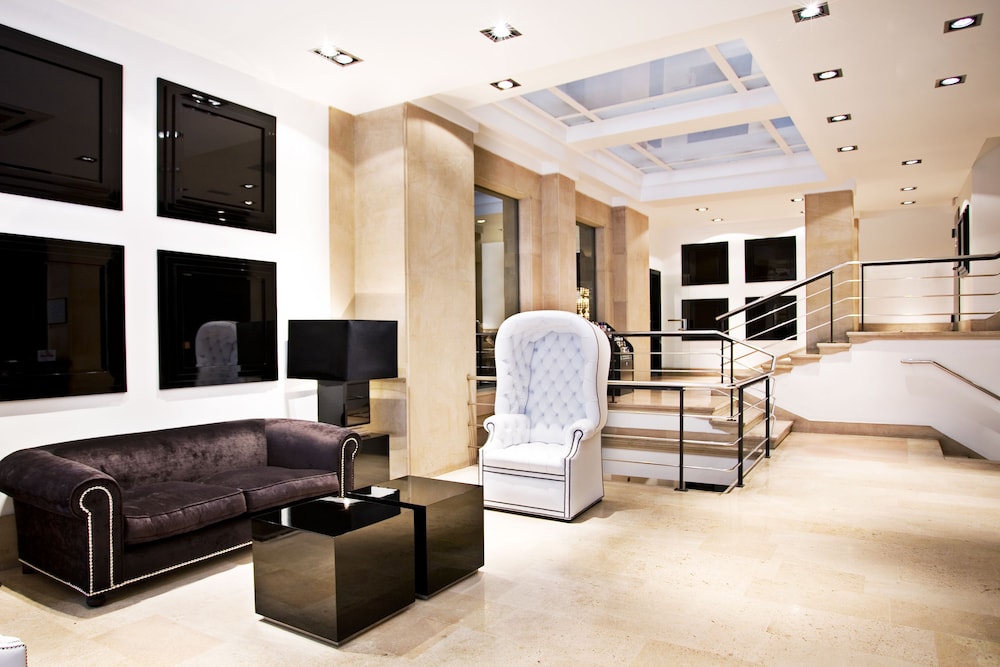 Hotel Clarin by null