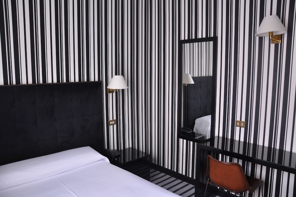 Hotel Clarin by null