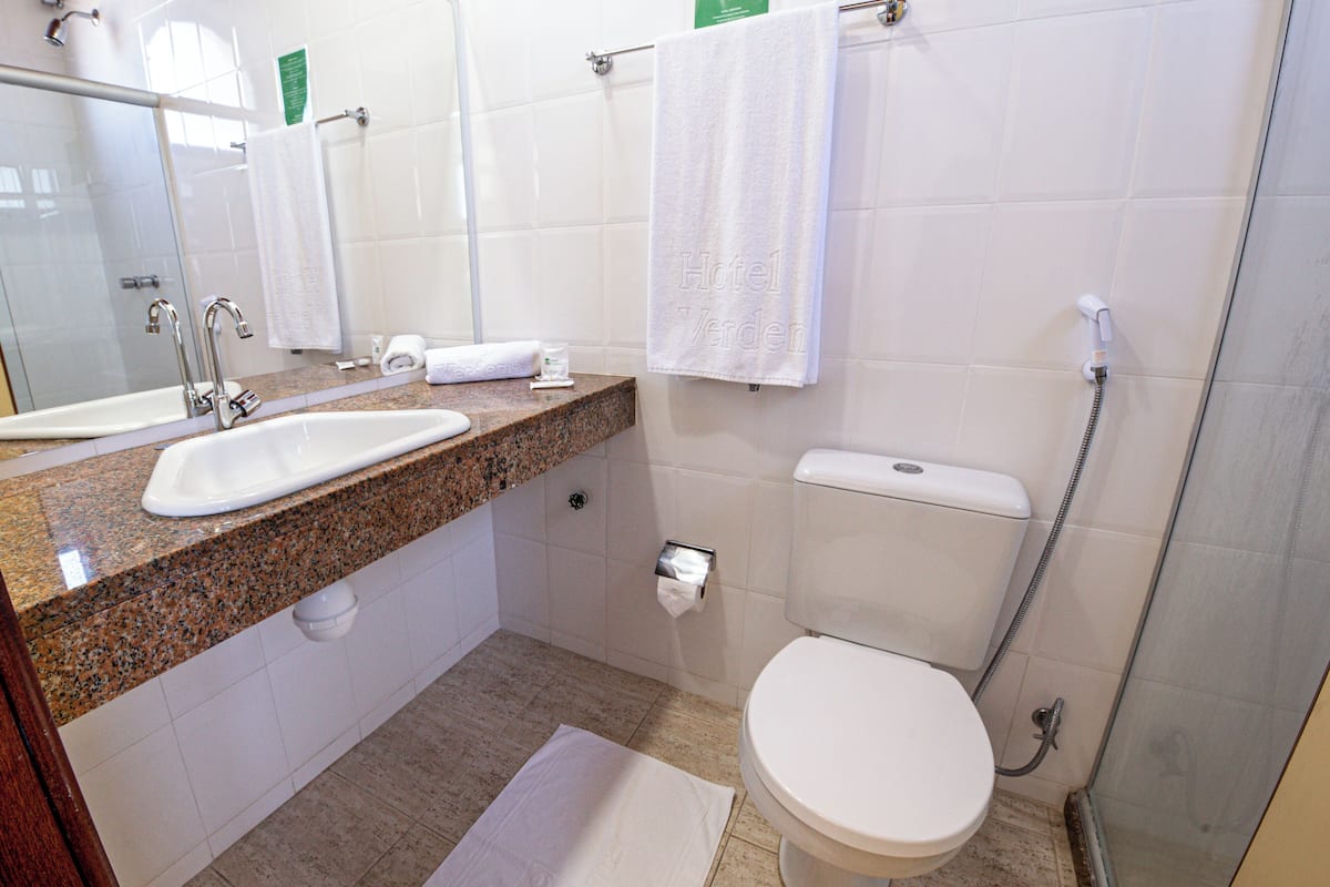 luxury double room, sea view, sea facing | bathroom | shower, free toiletries, hair dryer, towels