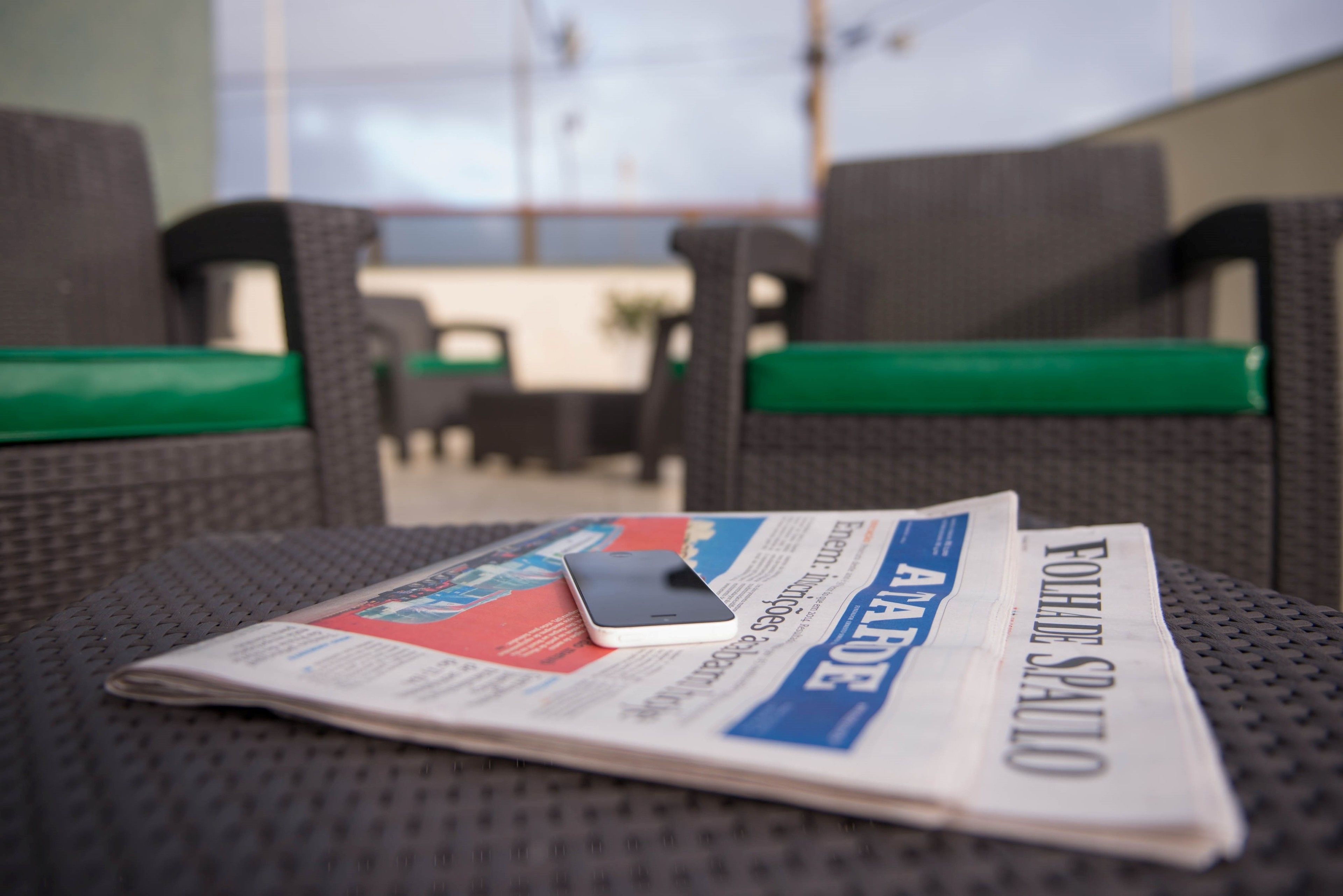 32-inch flat-screen tv with cable channels, tv