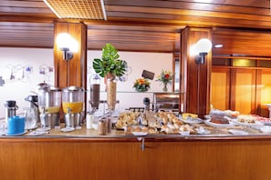 Petit déjeuner buffet compris tous les jours