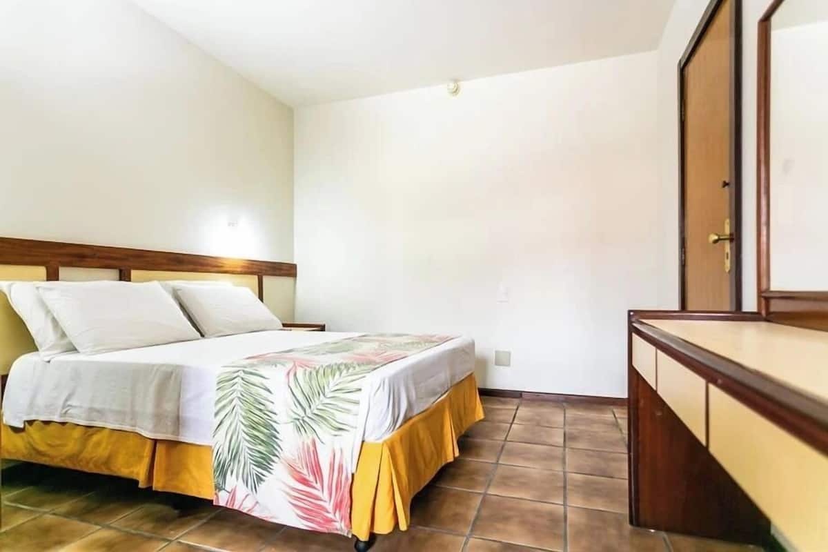 Flat Master | Minibaari, työpöytä, kannettavalle tietokoneelle sopiva työtila