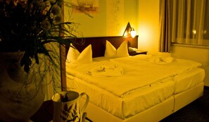 Comfort Double or Twin Room | Premium bedding, pillowtop beds, in-room safe, desk