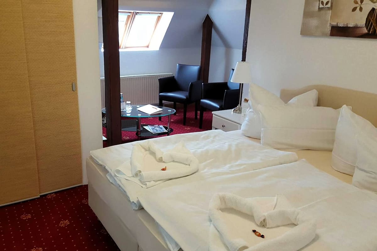 Kleines Zuhause | 1 bedroom, premium bedding, pillow-top beds, in-room safe