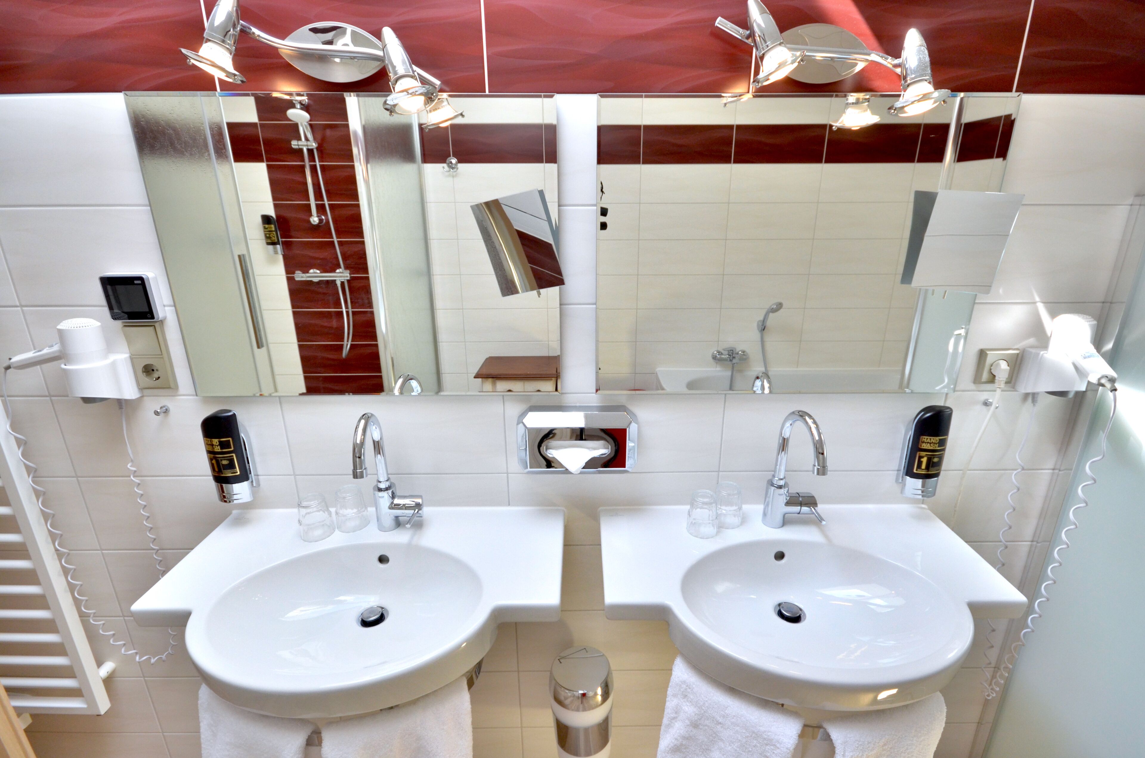 zweites zuhause | bathroom sink