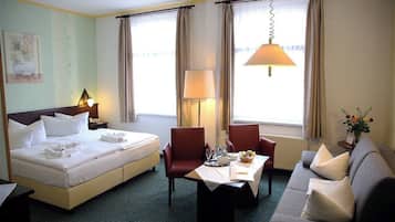 1 bedroom, premium bedding, pillowtop beds, in-room safe