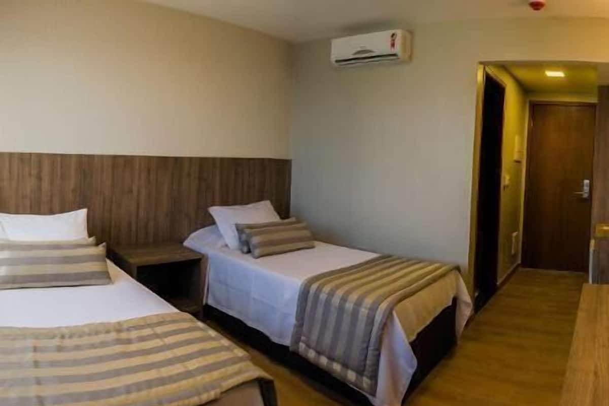 1 Schlafzimmer, Minibar, Zimmersafe, Schreibtisch