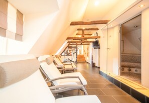 Couples treatment rooms, steam room, body treatments, hydrotherapy