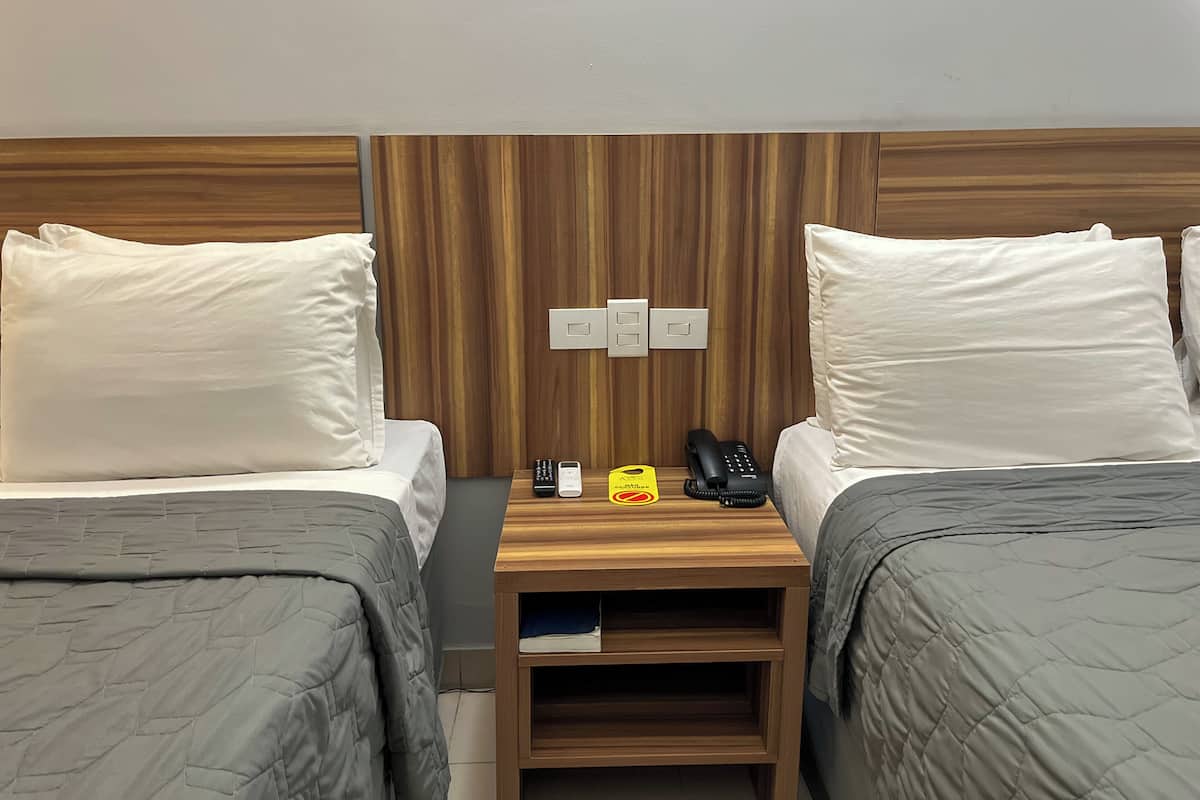 Rom – superior, sjøutsikt | Minibar, barnesenger (inkludert), wi-fi (inkludert) og sengetøy