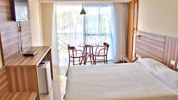 Minibar, lits bébé (gratuits), Wi-Fi gratuit, draps fournis