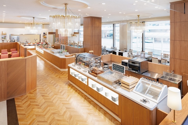 5 restaurants, breakfast served