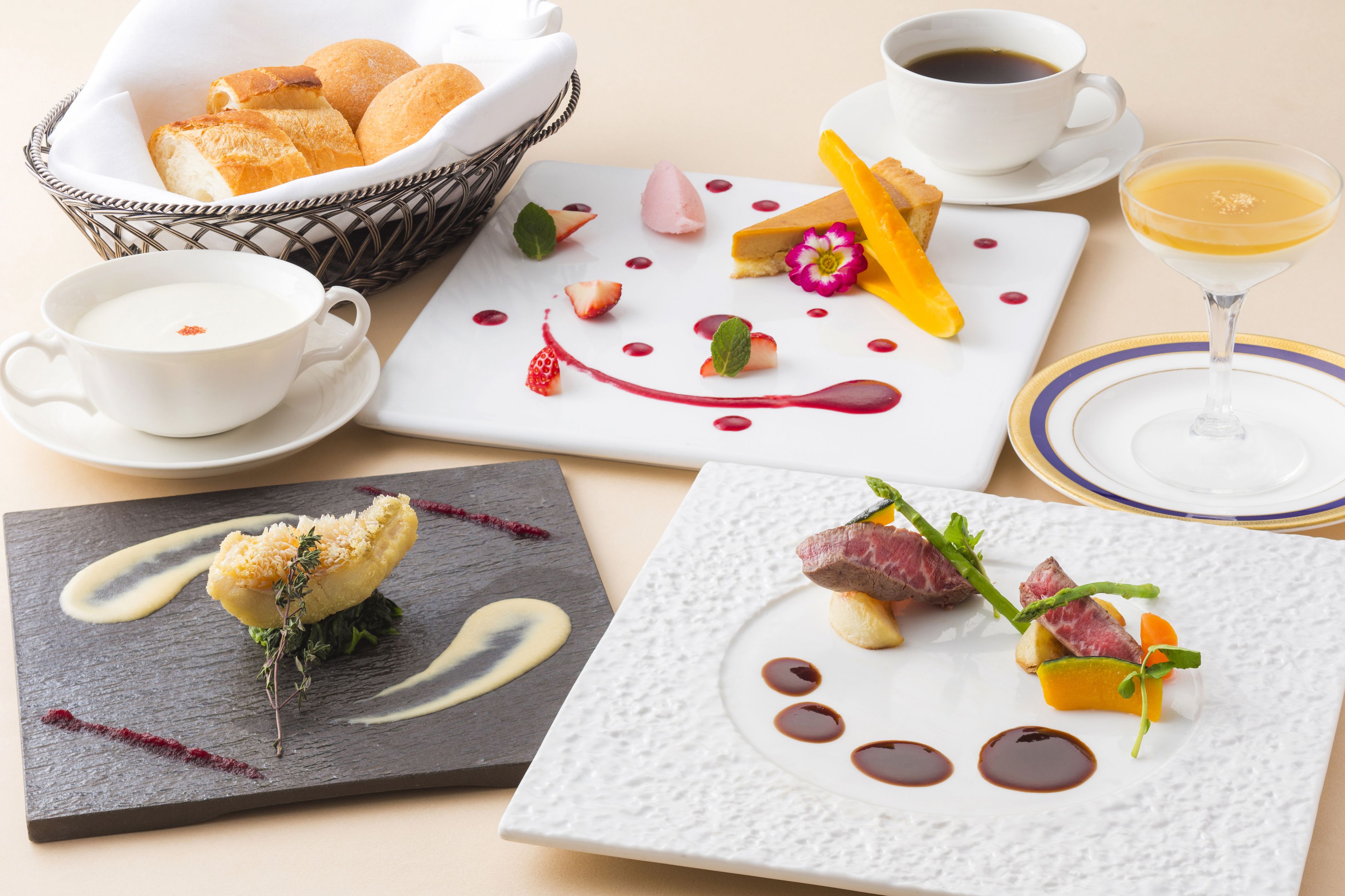 5 restaurants, breakfast served