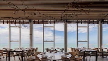 2 Restaurants, Frühstück, Mittagessen, Abendessen, italienische Küche