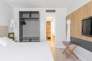 Ropa de cama de alta calidad y minibar 