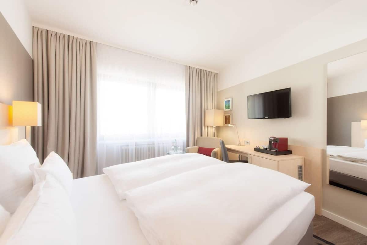 Hypo-allergenic bedding, in-room safe, desk, soundproofing