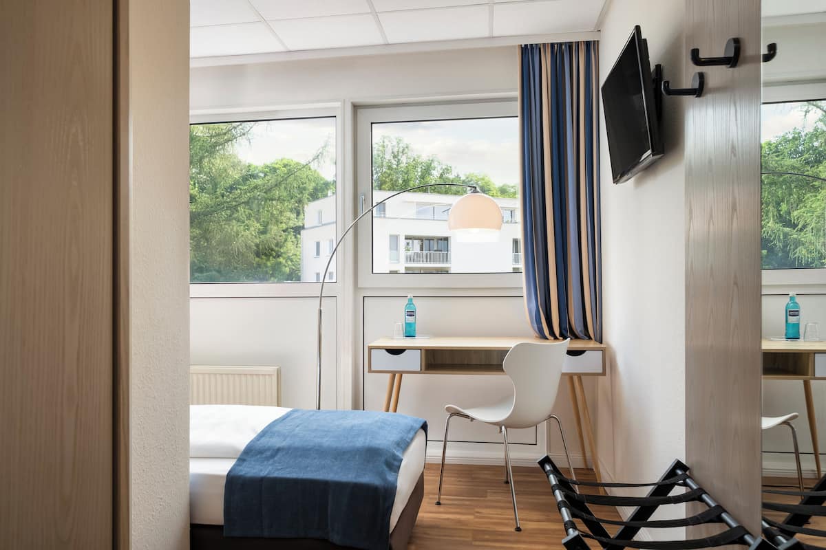 Standard Single Room, 1 Twin Bed | Desk, blackout drapes, iron/ironing board, free WiFi