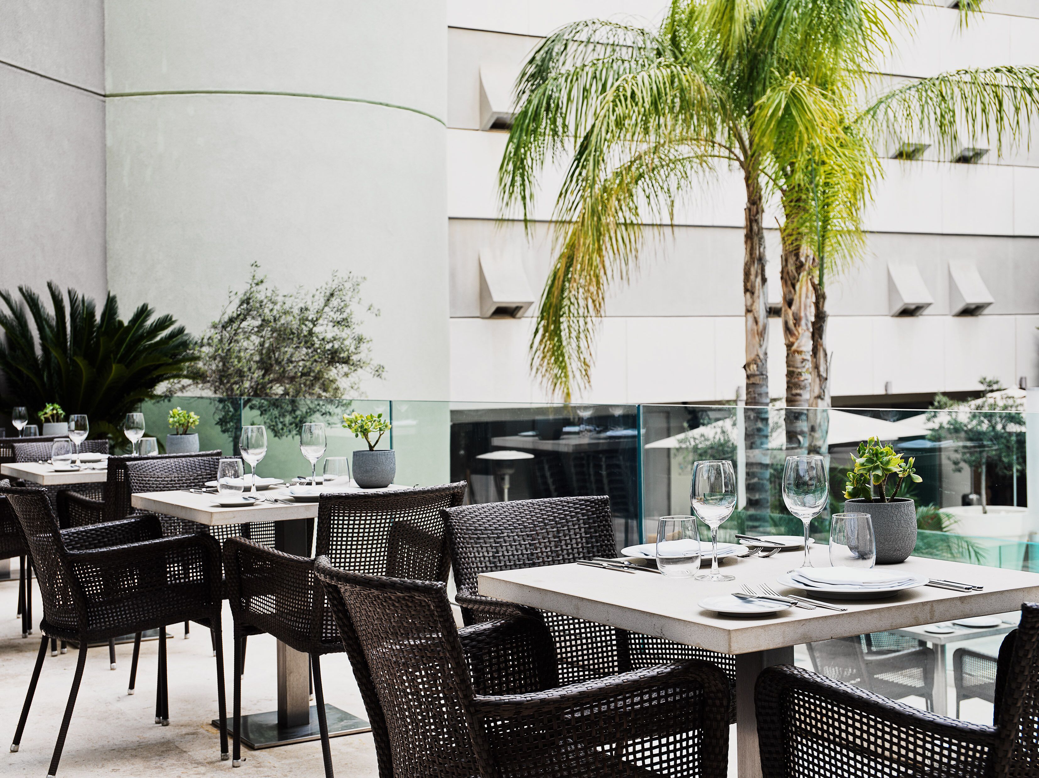 2 restaurants, breakfast, lunch, dinner served; Mediterranean cuisine 