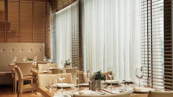 2 restaurants, breakfast, lunch, dinner served; Mediterranean cuisine