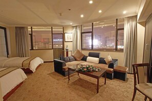 Standard Twin Room | Living area | 21-inch LCD TV with cable channels, TV - Bell Tower Hotel Xian (Xi'an)