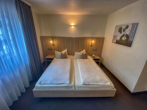 Comfort Double Room | 1 bedroom, hypo-allergenic bedding, in-room safe, desk