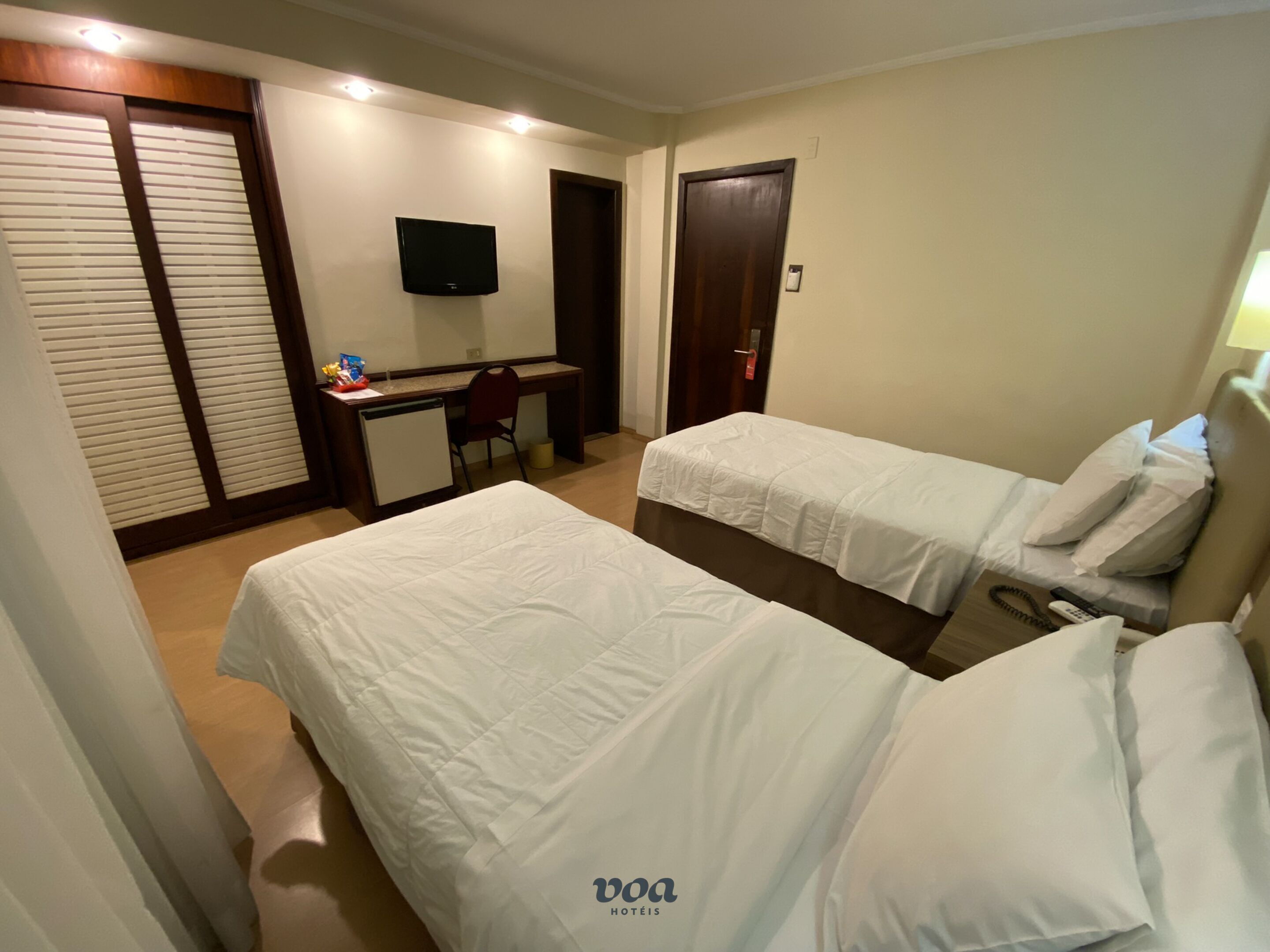 Minibar, in-room safe, desk, free WiFi