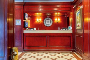 Reception - Hotel Lancaster (Curitiba)