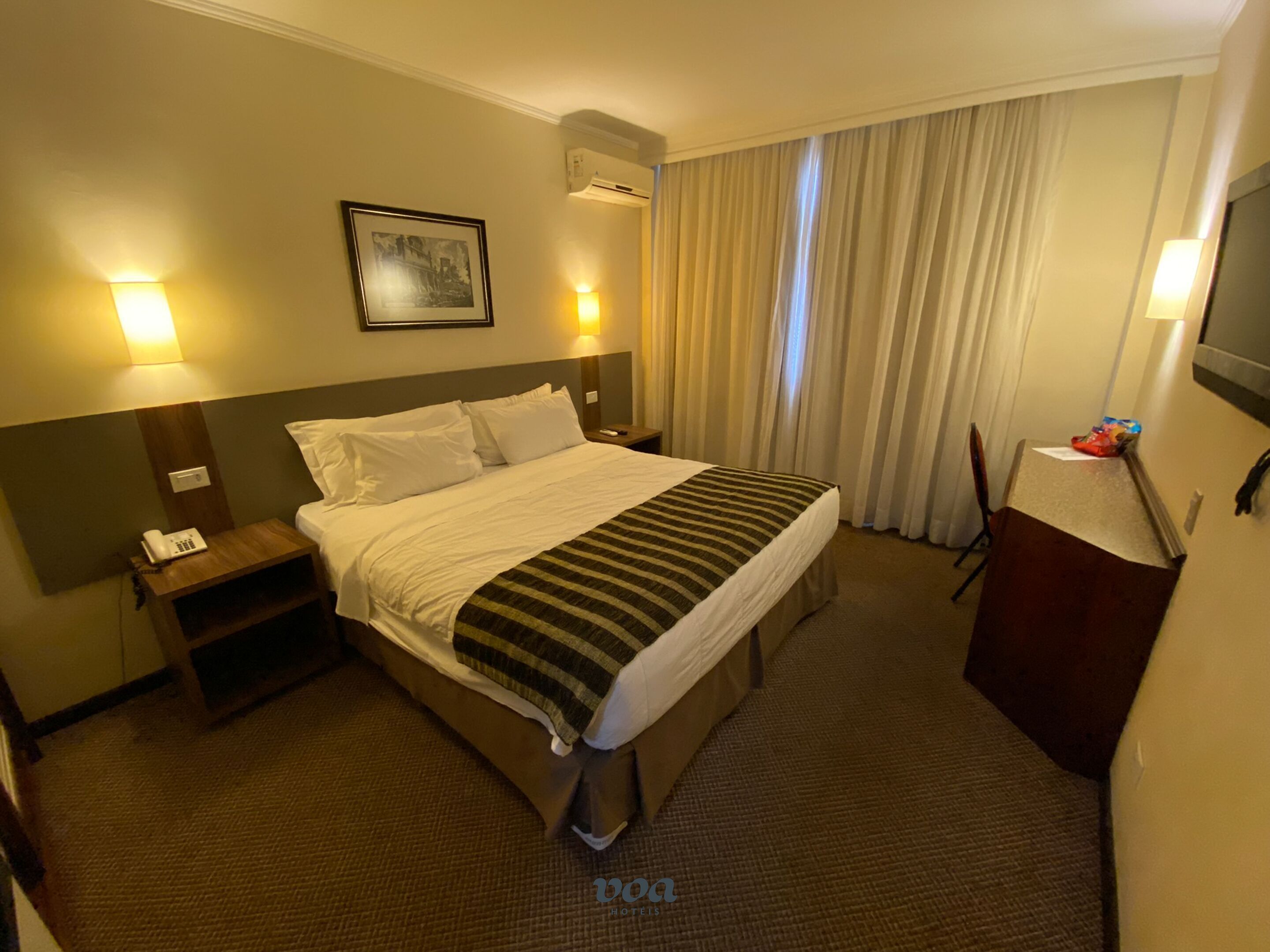 Minibar, in-room safe, desk, free WiFi