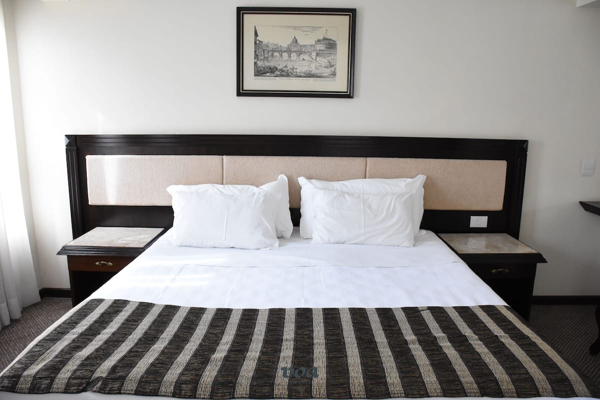 Minibar, in-room safe, desk, free WiFi